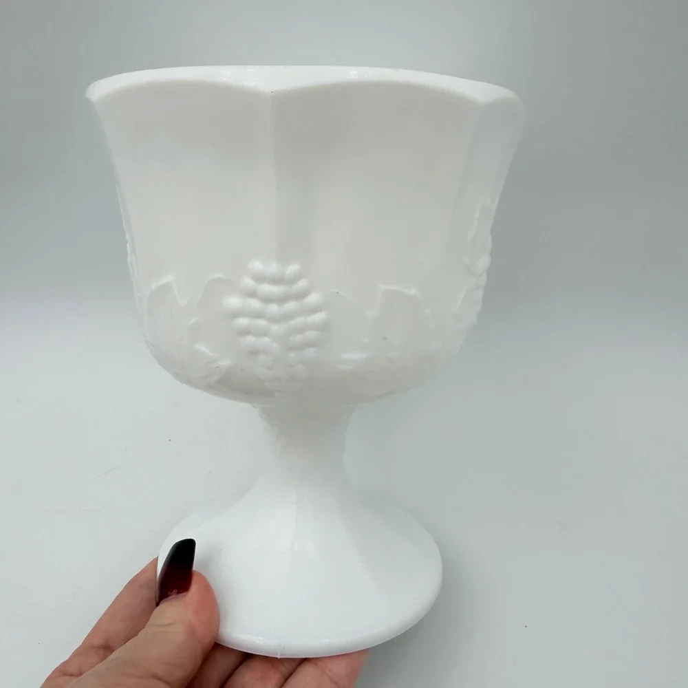 Vintage Milk Glass Grape‎ Pedestal Bowl Compote White Scalloped Dish